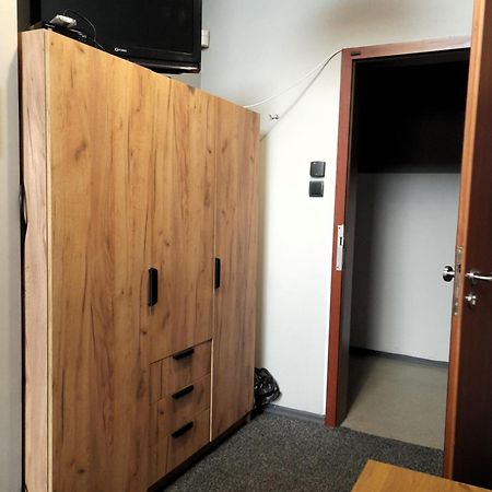 Go Hostel Rewolucji Łódź Kültér fotó