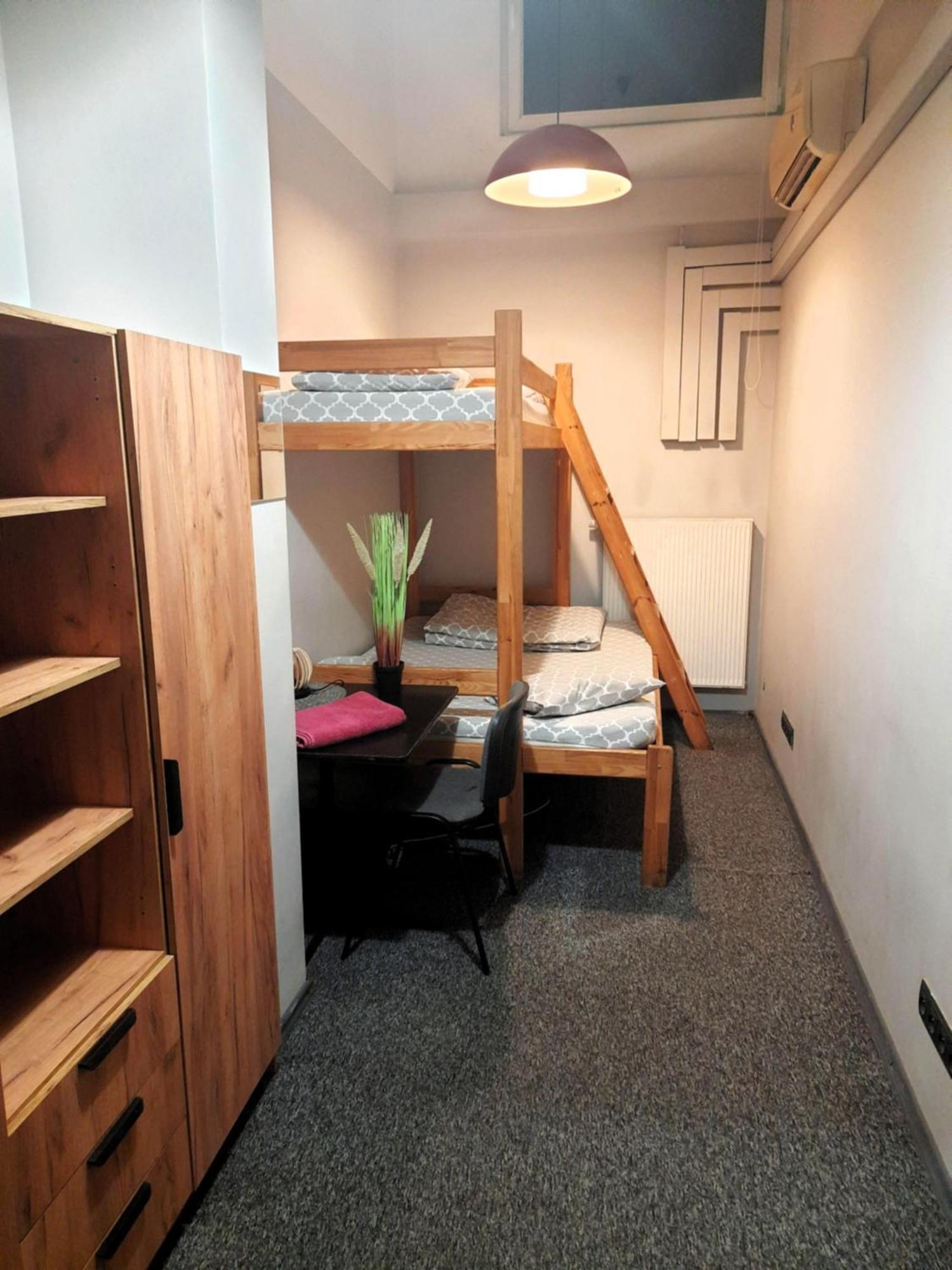 Go Hostel Rewolucji Łódź Kültér fotó