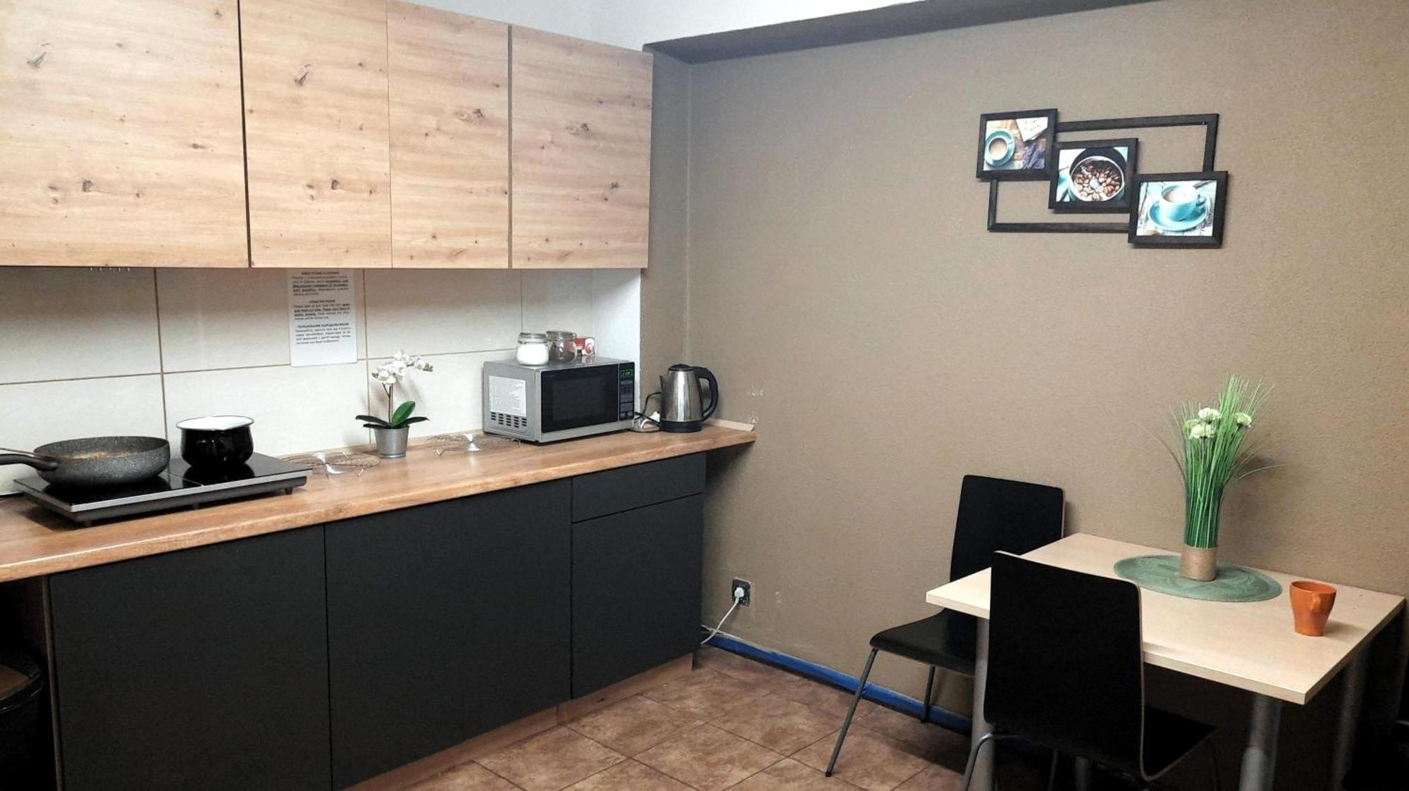 Go Hostel Rewolucji Łódź Kültér fotó